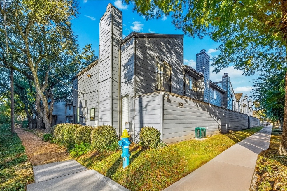 2100 Commonwealth St unit C, Houston, TX 77006 - photo 1