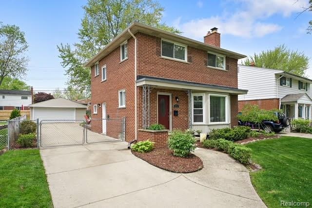 715 N Selfridge Blvd, Clawson, MI 48017 - photo 1