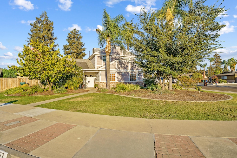 For Sale $449,900 • Co-Listing Agent