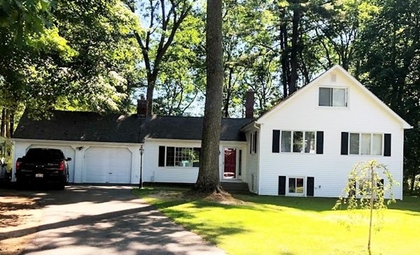 109 E Circle Dr, East Longmeadow, MA 01028 - photo 1