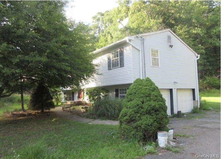 47 Interlochen Pkwy, Monroe, NY 10950 - photo 1