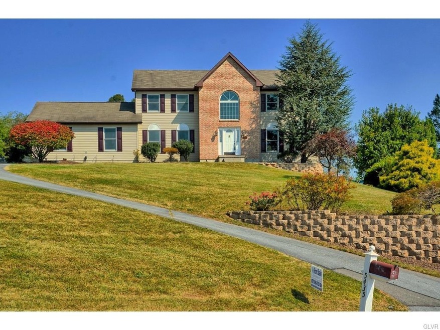 5435 Devonshire Ct, Laurys Station, PA 18059 - photo 1