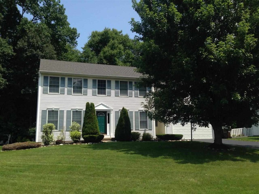 17 Eileen Ln, Glenmont, NY 12077 - photo 1