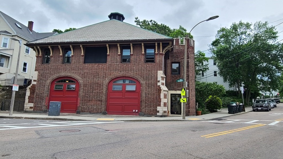 16-18 Walk Hill St unit 10, Jamaica Plain, MA 02130 - photo 1