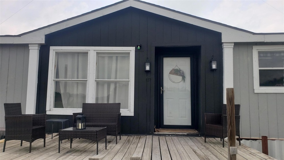 118 Valley Lake Ln, Springtown, TX 76082 - photo 1