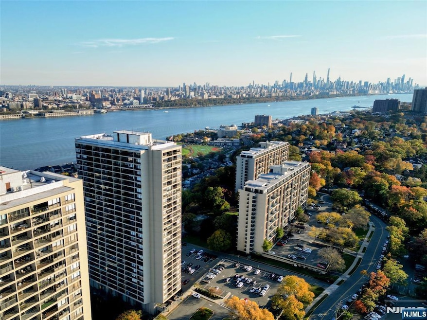 Horizon House unit 311, Fort Lee, NJ 07024 - photo 1