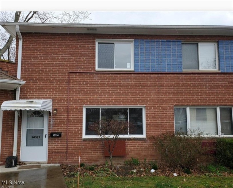 30524 Severn Ln, Wickliffe, OH 44092 - photo 1