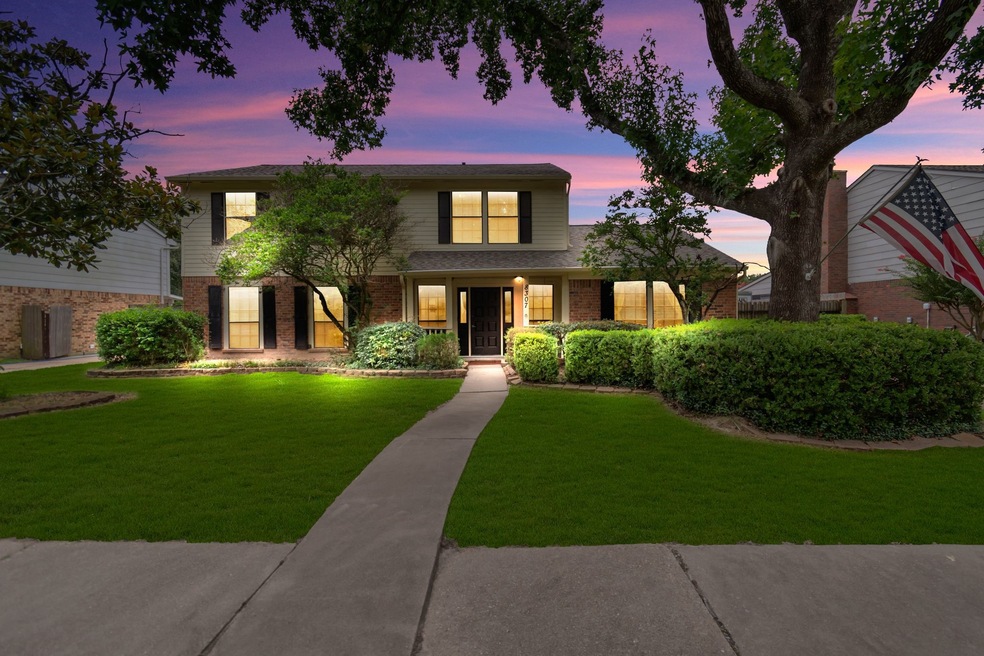 8307 Town Creek Dr, Houston, TX 77095 - photo 1