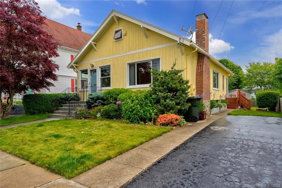 51 Pacific St, New London, CT 06320 - photo 1