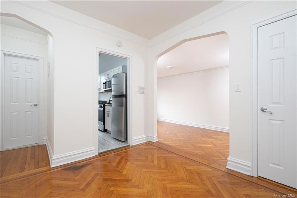 1855 GRAND CONCOURSE #56 - Entry Foyer looking nor