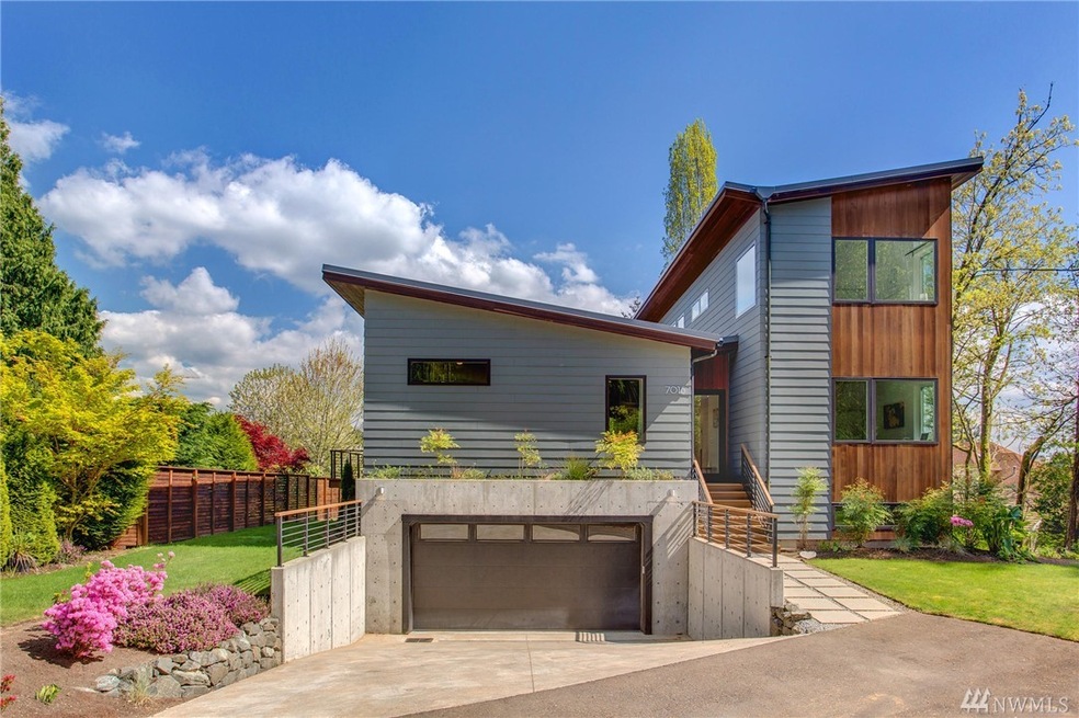 7016 E Mercer Way, Mercer Island, WA 98040 - photo 1