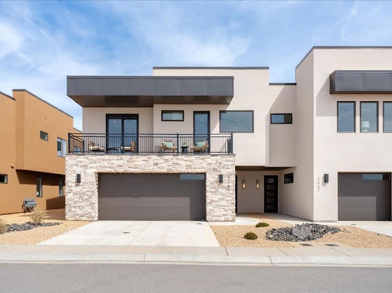For Sale $899,000 • Co-Listing Agent