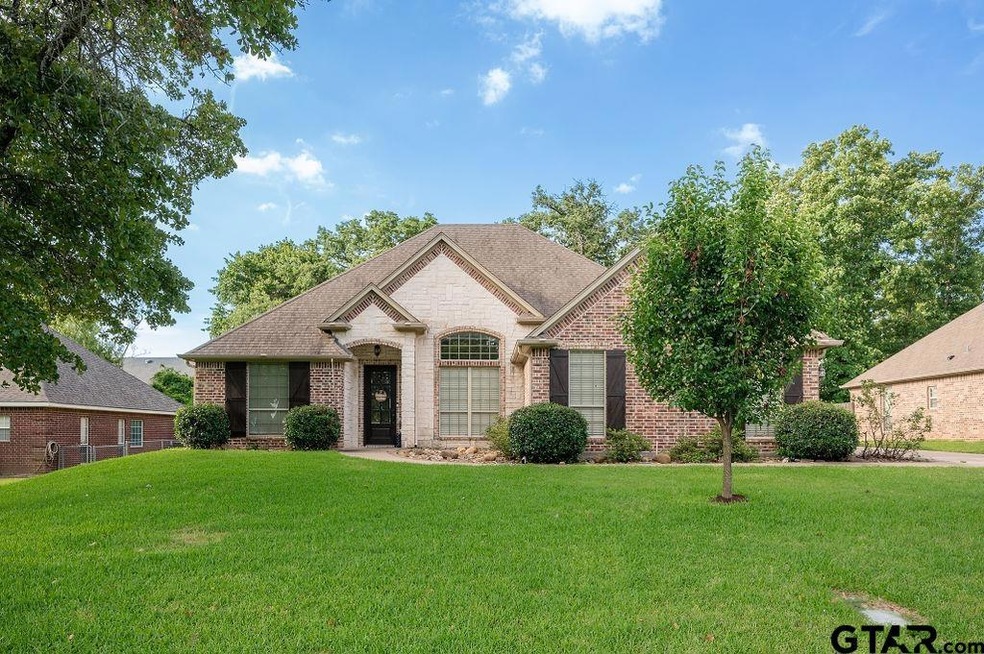 913 Dolores St, Tyler, TX 75703 - photo 1