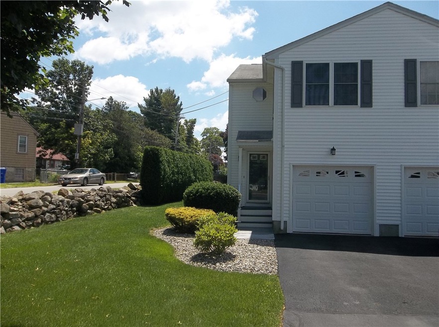Nice end unit with private entrance.