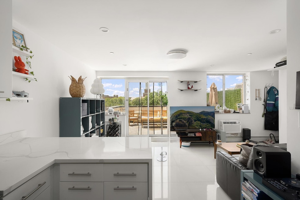 145 Kenilworth Place unit 6A, Flatbush, NY 11210 - photo 1