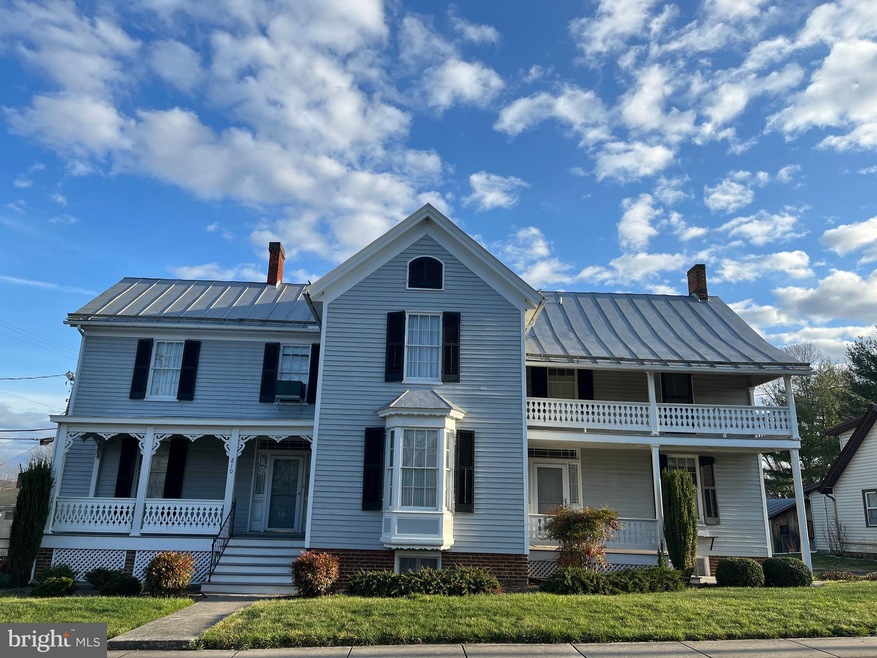 210 Washington St, Moorefield, WV 26836 - photo 1