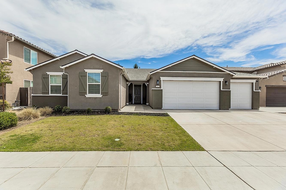 6881 E Harvard Ave, Fresno, CA 93727 - photo 1