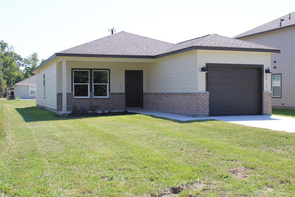 2912 5th St, Bay City, TX 77414 - photo 1