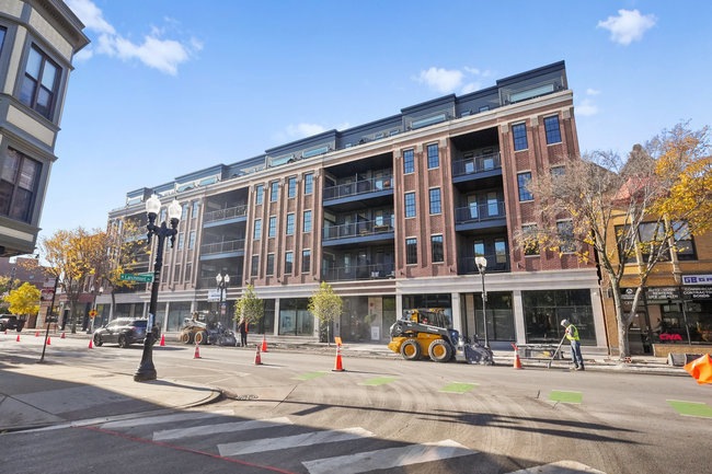 3924 N Lincoln Ave unit 416, Chicago, IL 60613 - photo 1