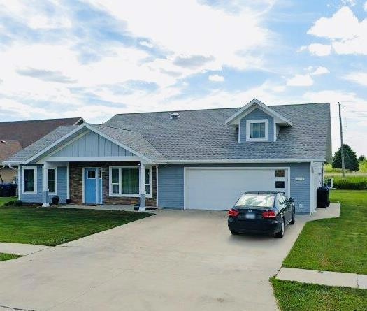 1208 Kelvin Rd, Storm Lake, IA 50588 - photo 1