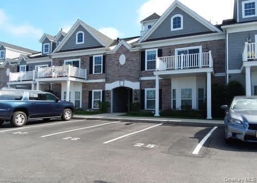 23 Nicole Ct, Copiague, NY 11726 - photo 1