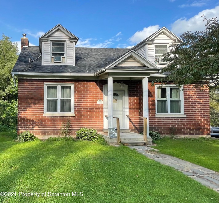 628 N Main St, Moscow, PA 18444 - photo 1