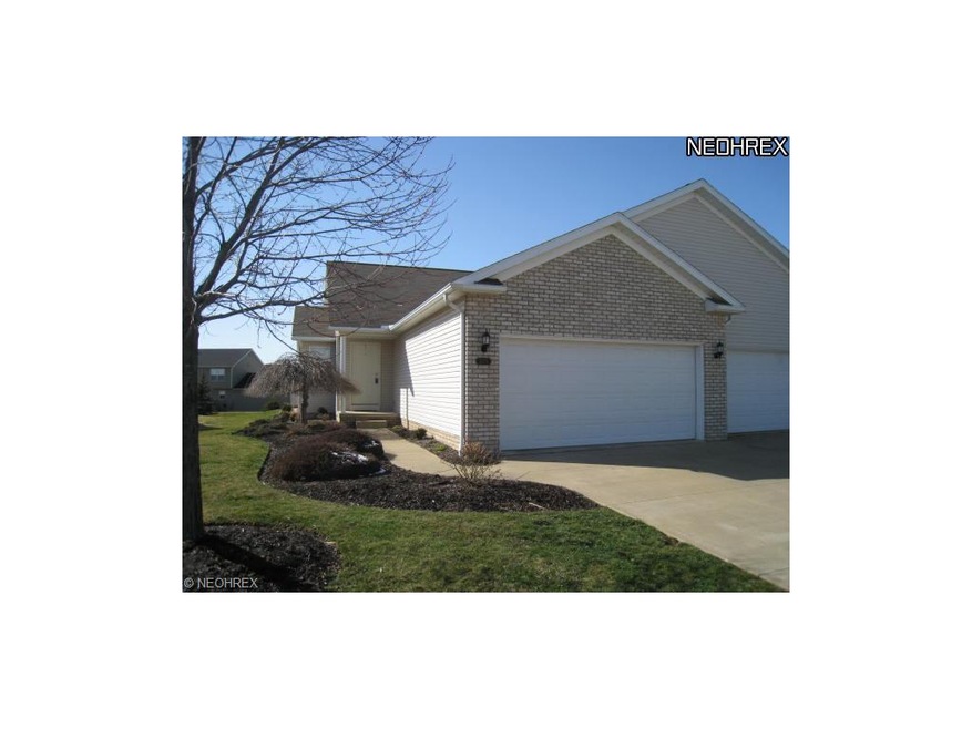 Excellent 2 bedroom, 2 full bath condo with open f