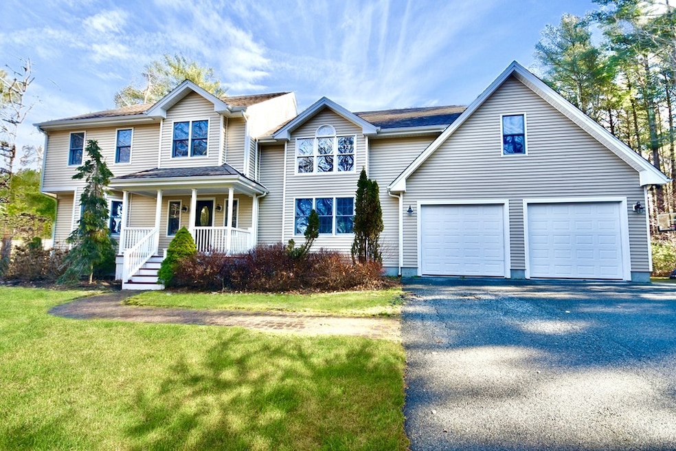 1030 Russells Mills Rd, South Dartmouth, MA 02748 - photo 1