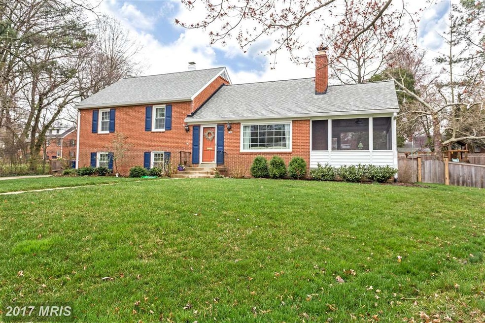 8514 Doyle Dr, Alexandria, VA 22308 - photo 1