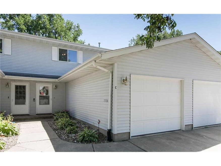 1225 Daleview Dr unit C, Marion, IA 52302 - photo 1