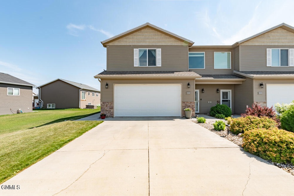 935 Calvert Dr MLS-2