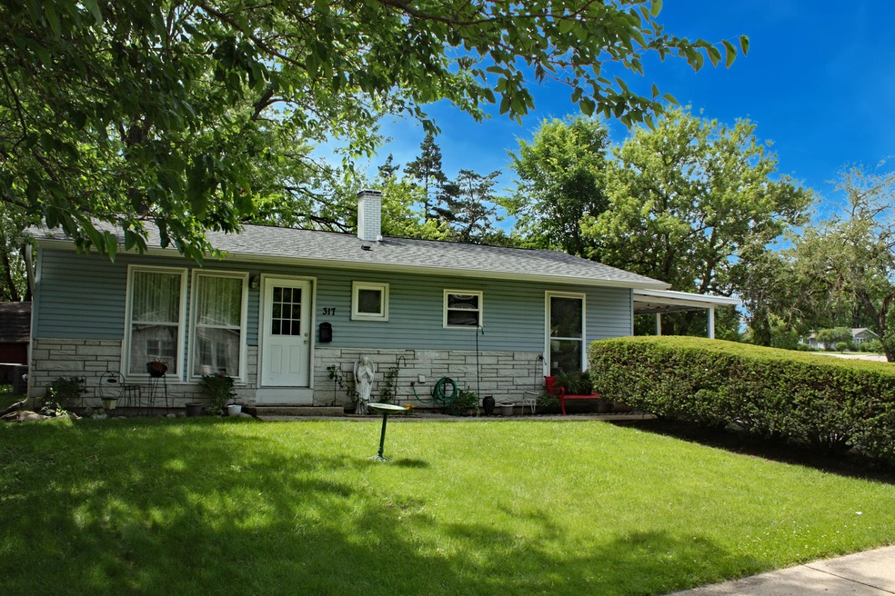 317 Tulsa Ave, Carpentersville, IL 60110 - photo 1