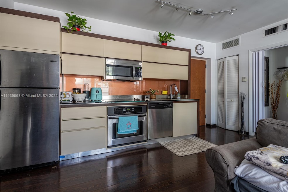 Sold $330,000 • Co-Listing Agent