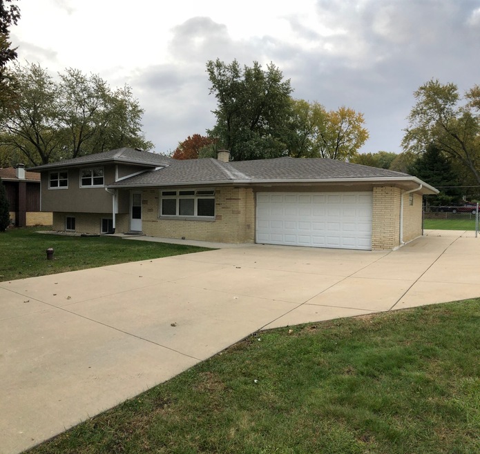 31 E Wise Rd, Schaumburg, IL 60193 - photo 1