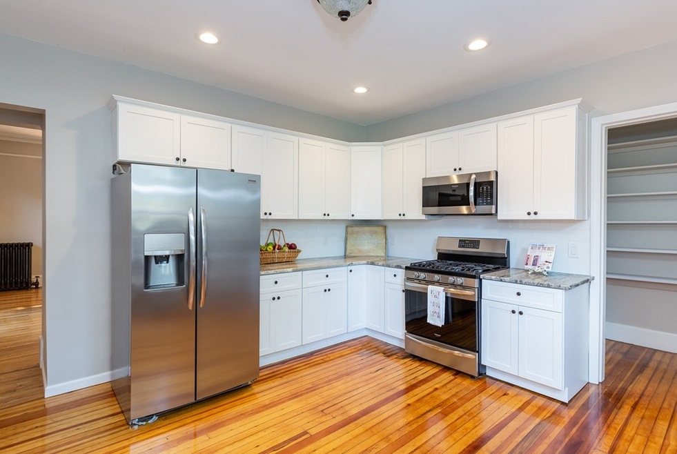 218 Madison Ave W, Holyoke, MA 01040 - photo 1