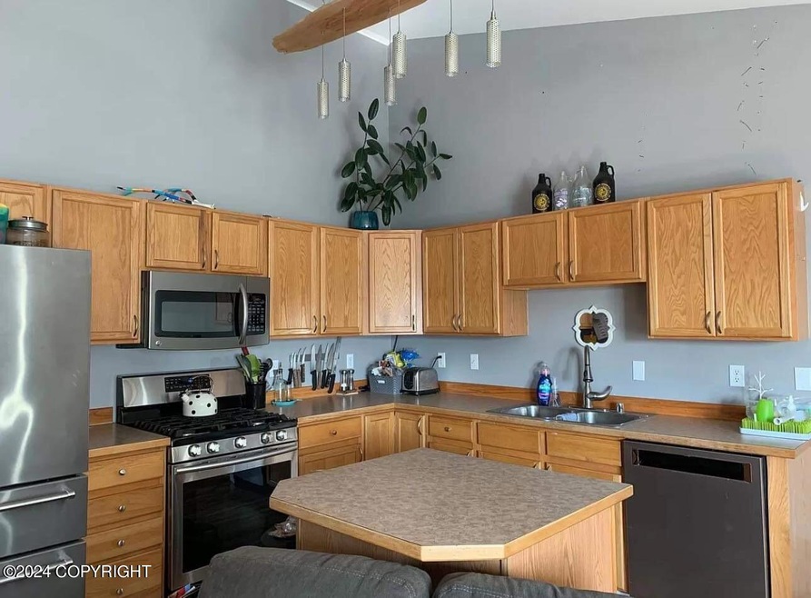 Open kitchen with bar area