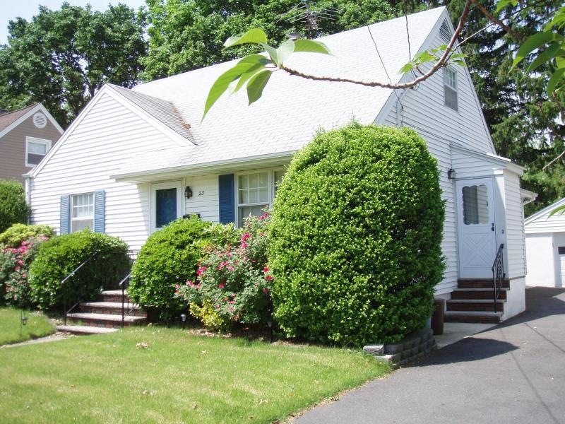 23 Carlton Terrace, Bloomfield, NJ 07003 - photo 1