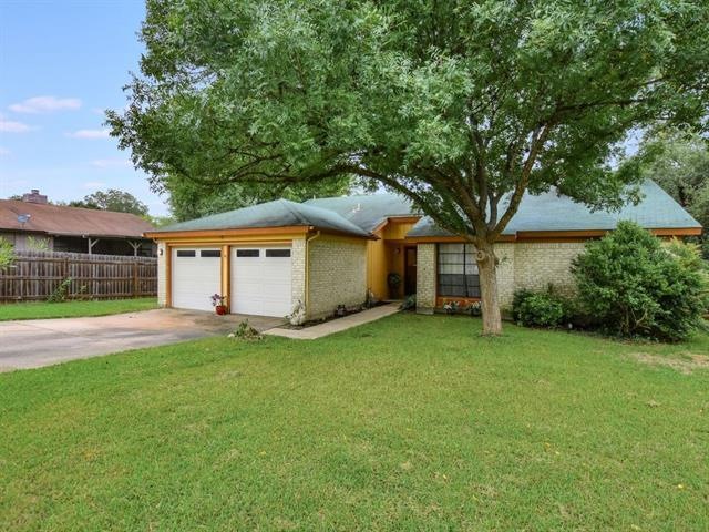 Large lot in Cherry Creek with a beautiful tree in