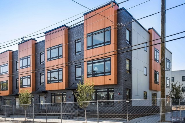 707 S 16th St unit 2, Newark, NJ 07103 - photo 1