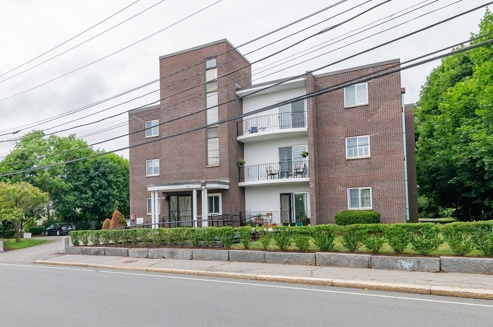 459 Willard St unit 103, Quincy, MA 02169 - photo 1