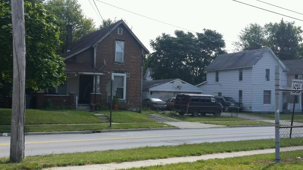 819 St. Johns