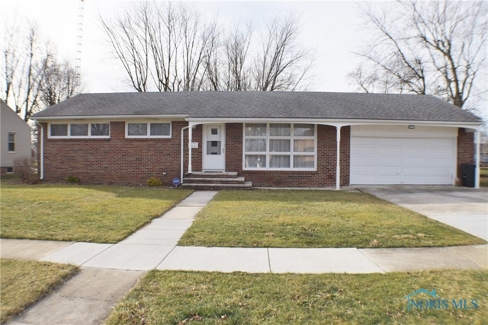 723 W College Ave, Woodville, OH 43469 - photo 1