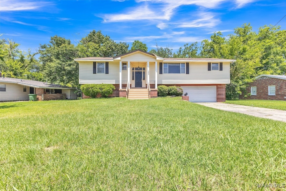 1422 Flamingo Ln, Montgomery, AL 36116 - photo 1