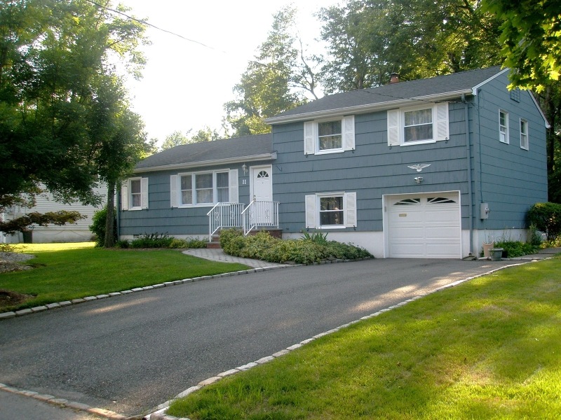 11 Bonnyview Dr, Livingston, NJ 07039 - photo 1