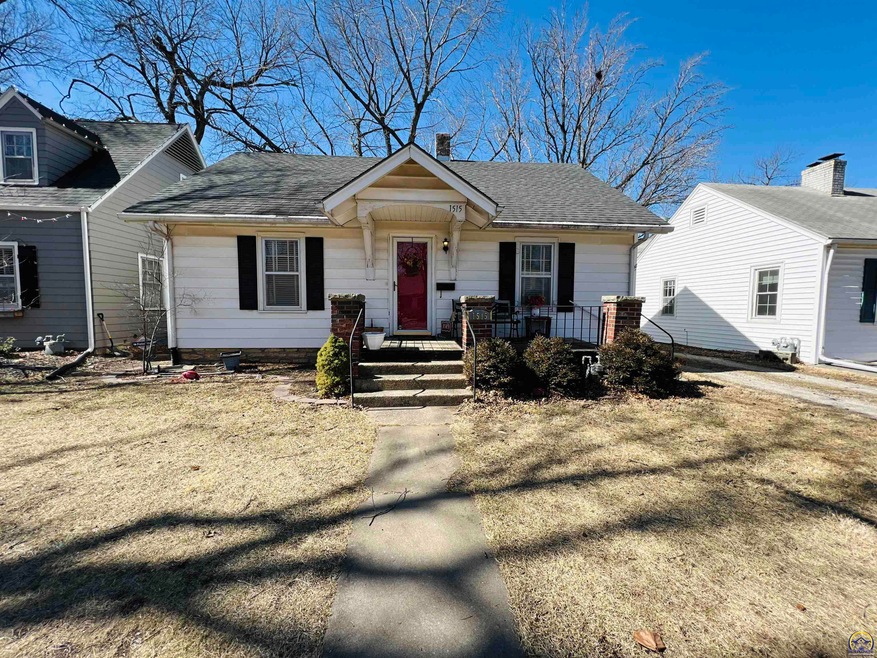1515 SW Medford Ave, Topeka, KS 66604 - photo 1