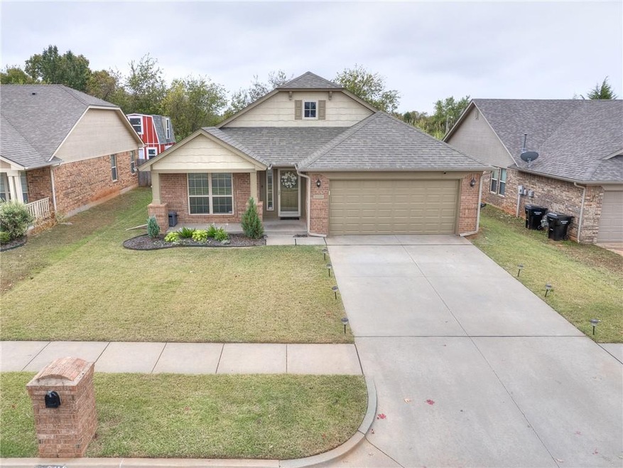 2112 SE 8th St, Moore, OK 73160 - photo 1