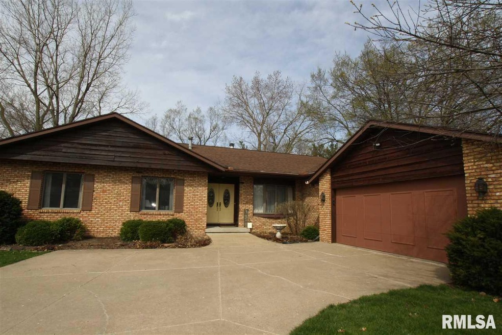 3930 Belle Ave, Davenport, IA 52807 - photo 1