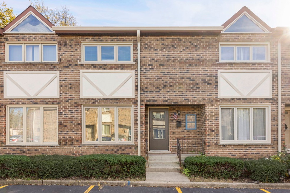 214 N West Ave unit 3, Elmhurst, IL 60126 - photo 1