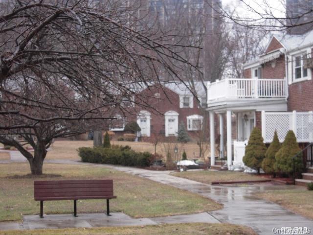 264-55 Langston Ave unit B, Glen Oaks, NY 11005 - photo 1