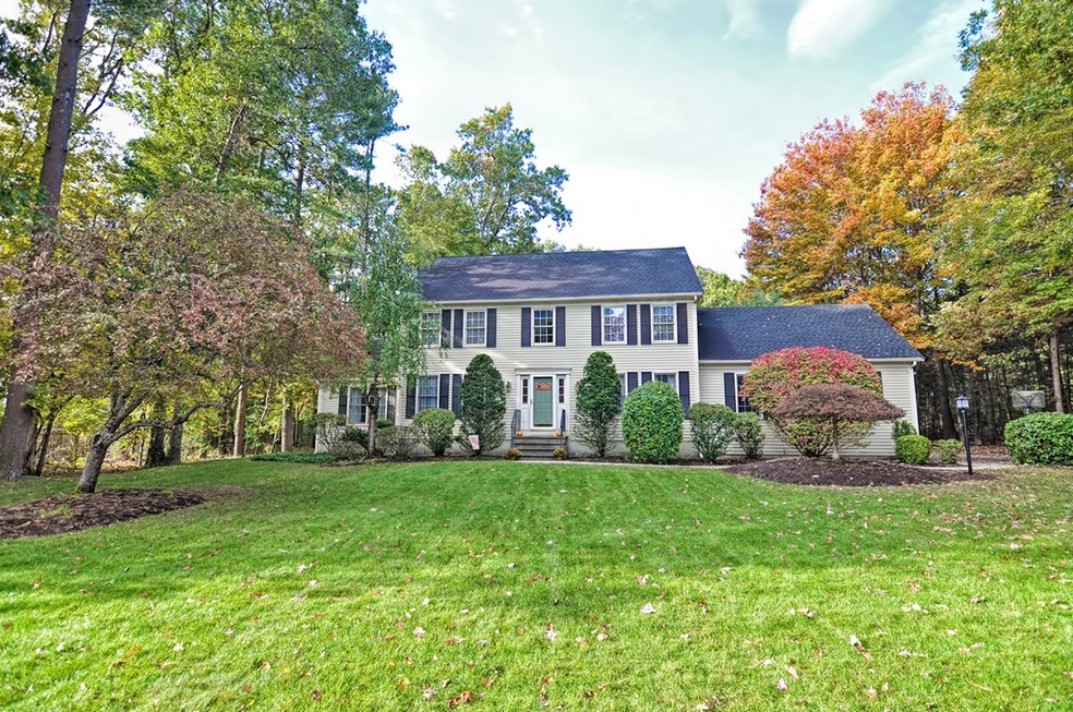 4 Mockingbird Ln, Franklin, MA 02038 - photo 1